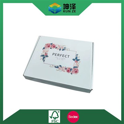 टी-शर्ट शिपिंग बॉक्स